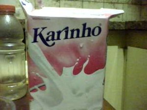 Divinópolis: Consumidores reclamam da qualidade do LEITE KARINHO imagem leite karinho